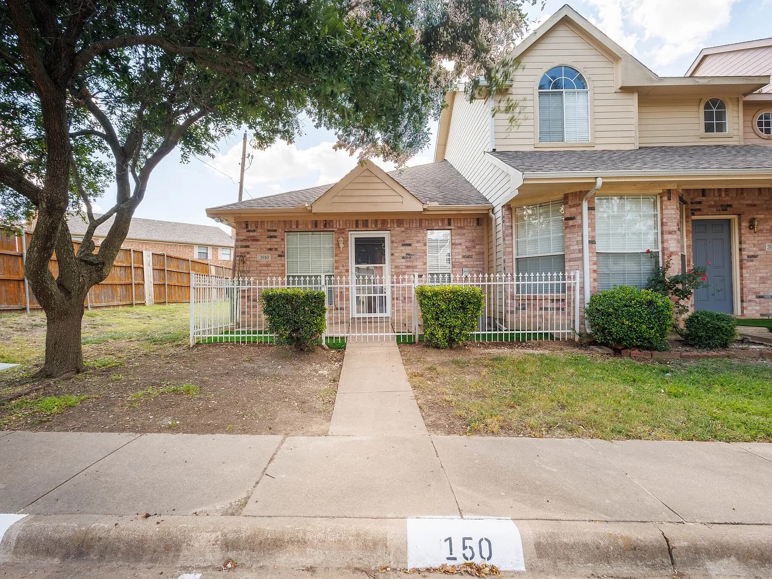 3910 Brandon Park Dr, Garland, TX 75044